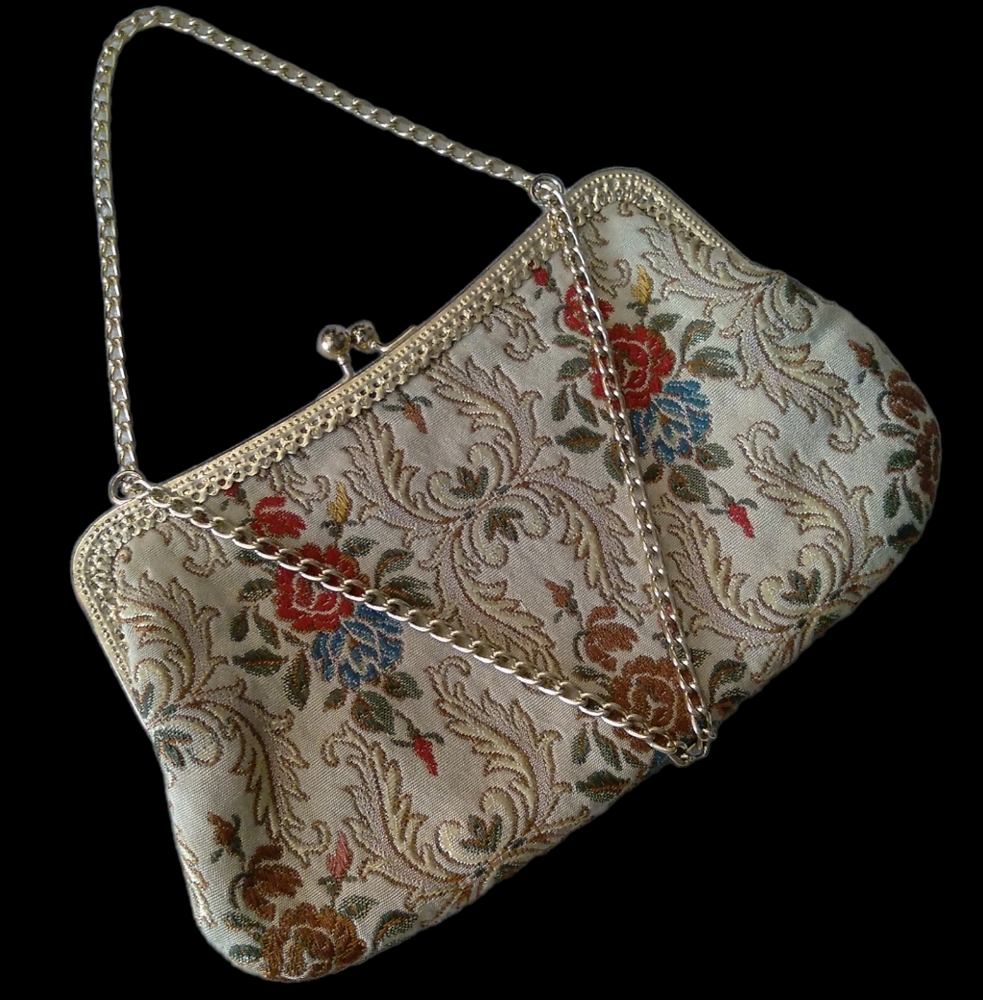 La Regale LTD-Vintage Hand Made in Hong Kong Small Snap Cutch w/ Chain Strap